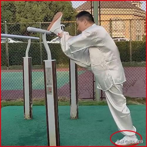 压腿的正确方法，练习压腿动作的正确方法