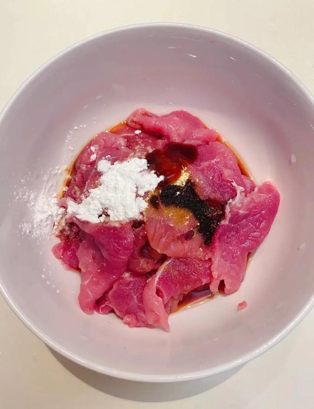 川味水煮肉片主要材料，正宗川味水煮肉片的家常做法