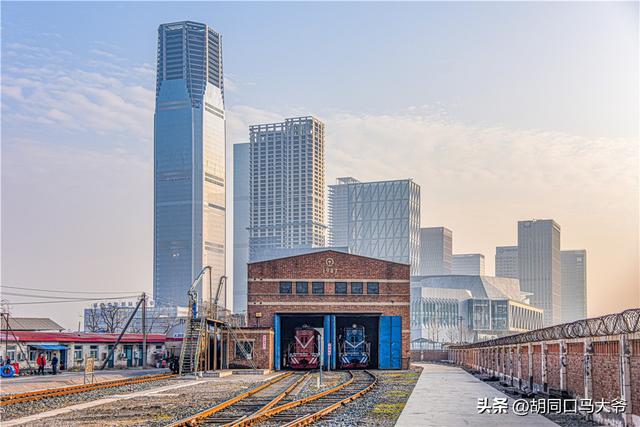 这处位于天津滨海新区的百年火车站，天津滨海火车站建设