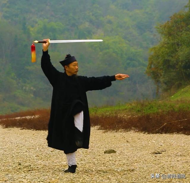 武当轻功传人，以前师父不轻传的武当剑秘诀