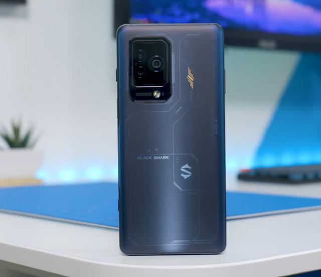 小米和vivo哪个好，小米和vivo手机优缺点对比（小米、OPPO、vivo三大拍照旗舰横评）