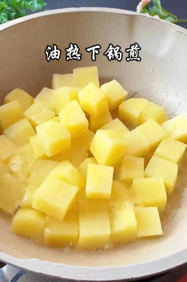 土豆火腿肠的做法，土豆火腿肠简单做法（教你百吃不厌的做法）