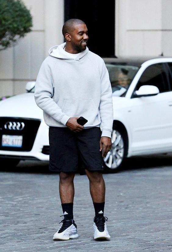 潮人的秋季造型，冬天配短裤上衣的多种穿搭