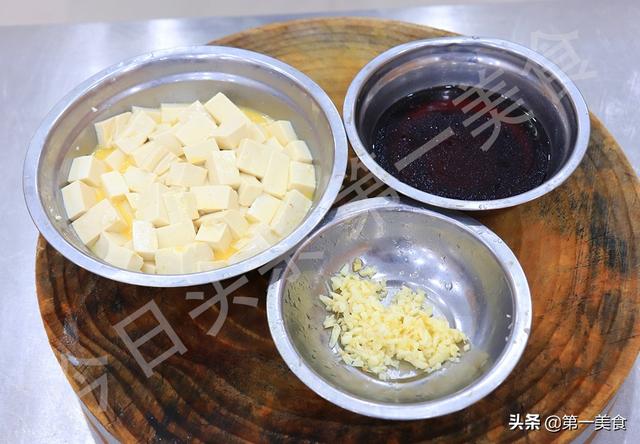 天然石磨豆腐的做法，传统古法用石磨打豆腐的全过程