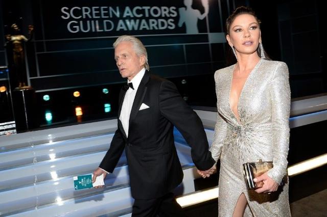 泽塔琼斯年龄多大，22年前泽塔琼斯嫁给道格拉斯