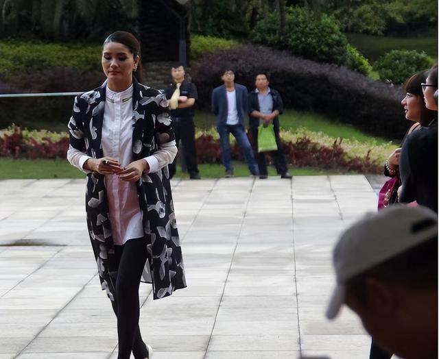 陈坚红兰博基尼，陈坚红王志文近照（起底王志文的富豪老婆）