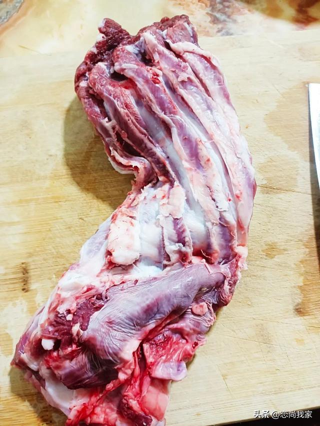 羊肉配什么菜好吃，这个季节吃羊肉配什么菜好吃（羊肉片别总是涮着吃）