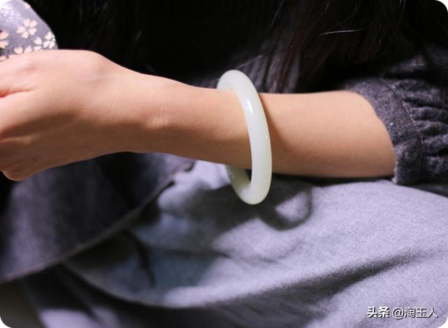教你如何鉴别玉手镯，关于玉手镯的一切