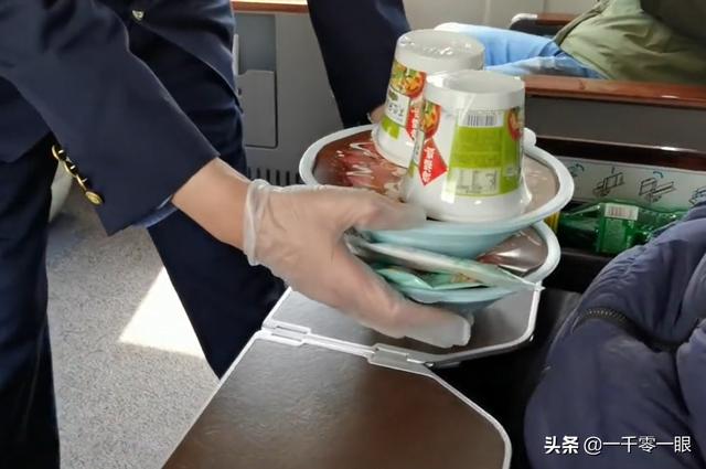 高铁商务座怎么买，高铁商务座不能网上购票吗（花18.5元坐高铁享免费餐还免排队）