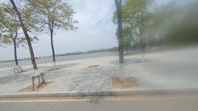 盘锦向海大道与商贸北街交叉路口，盘锦市向海大道