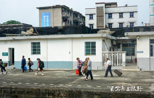 内江至重庆火车时刻表和沿途站点，春运期间永川东站旅客列车时刻表出炉