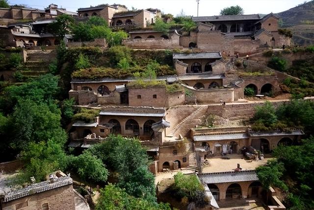 山西历史古城介绍，庭院深深中透着富华