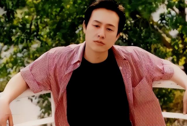颜值最高的十大男演员，年轻时相貌平平