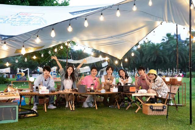 34岁杨幂近照显疲态，次次艳压00后小花