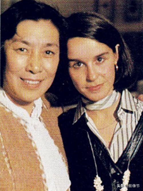 一个演黑奴的老片，女奴播出快40年了