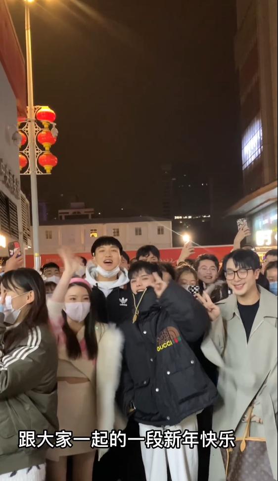 网红殷世航身高，网红殷世航现身引轰动