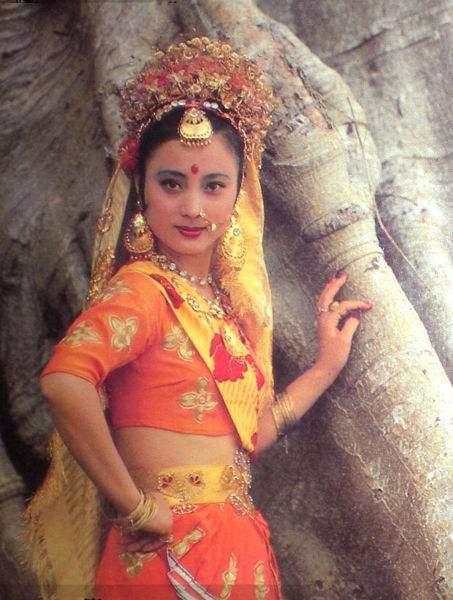 没有整过容的女明星，90年没整过容的女明星（“不老女神”现原形）