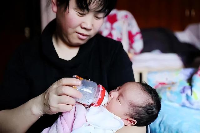 奶粉正确冲泡办法，你冲的奶粉正确吗？看这里