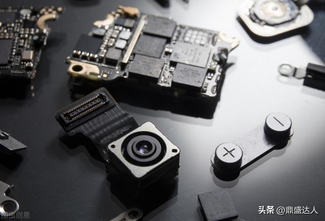 华为好还是苹果好，到底买华为好还是苹果好（苹果华为两大旗舰）