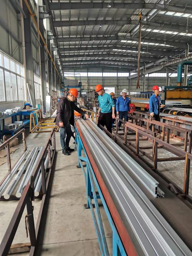 全国铝型材十大厂家，铝型材生产厂家加工包括哪些