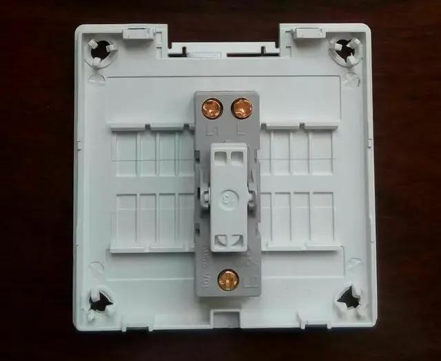 照明灯双控开关怎么接线图解，双控开关怎样接线