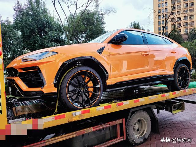 urus兰博基尼，兰博基尼urus最高配落地价（售价近300万/比DBX还好看）