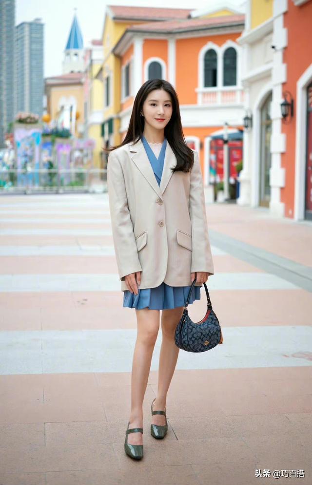 西装阔腿裤搭西装上衣，别再用西装搭西裤了