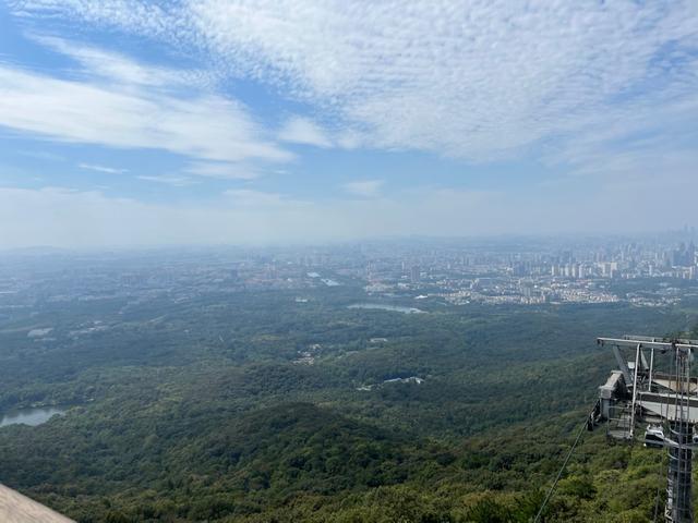 紫金山爬山最佳路线图夜爬，爬山人员小到三四岁的