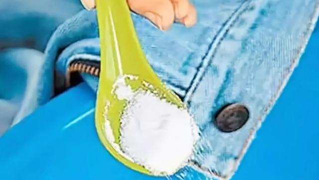 白醋的10个小妙用，把白醋倒在手心一搓