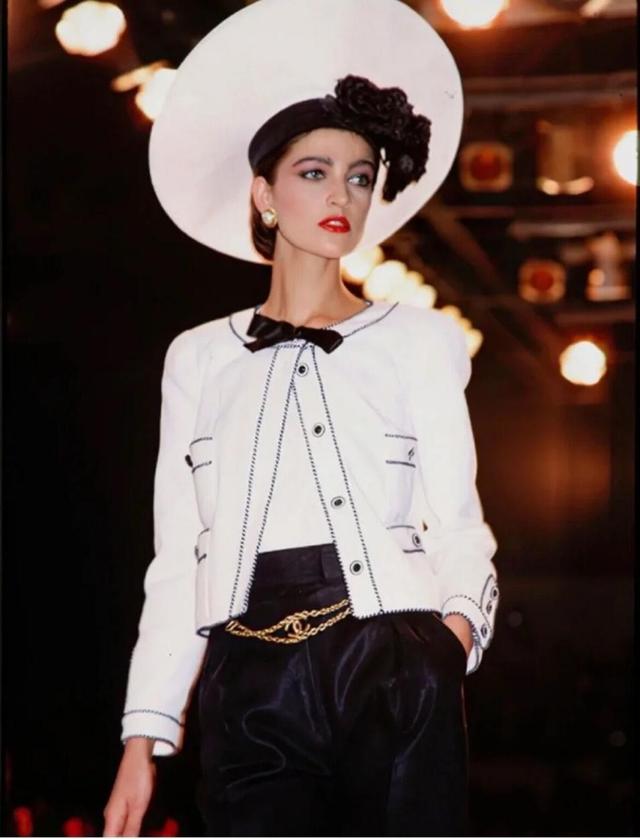 冬季超短款外套搭配，冬季外套不一定要穿长款