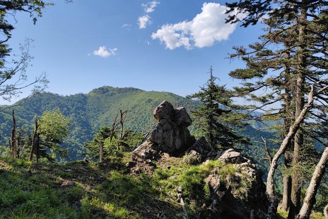 尖山风景区攻略，假期一家人出游蔚县飞狐峪里的尖山