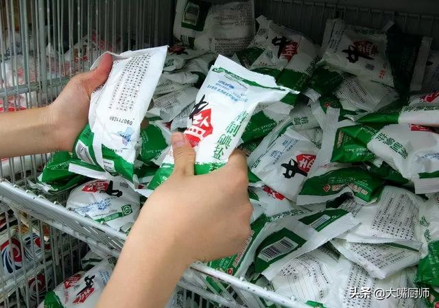 粗盐和大粒盐有什么区别，养水草养鱼时不免会有意外发生