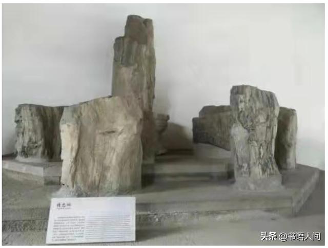 浙江杭州岳庙中的岳飞雕像介绍，西湖边上有座岳王庙