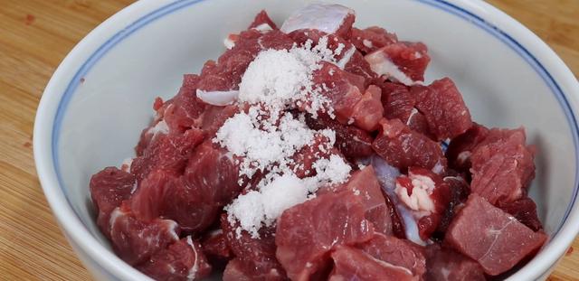 做牛肉用什么调料，炖牛肉都要放什么调料