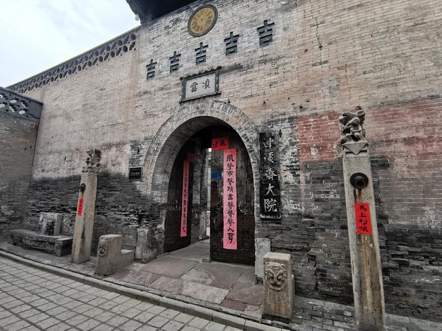 山西历史古城介绍，庭院深深中透着富华