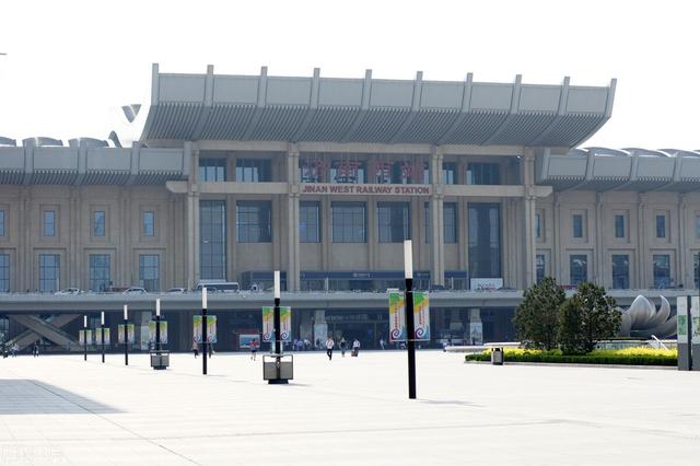 z188次列车，沈阳北站始发的列车（通辽、赤峰、大连方向余票充足）