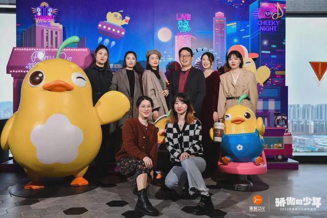 果酱c位出道，年，让我们像喝甜品一样吃蛋糕