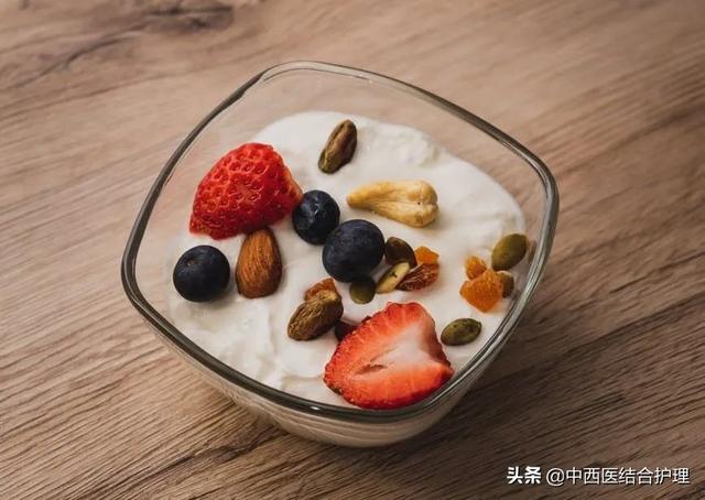 抗焦虑食物有哪些，适合焦虑抑郁患者吃的食物（可以尽情享用的四种抗焦虑食物）