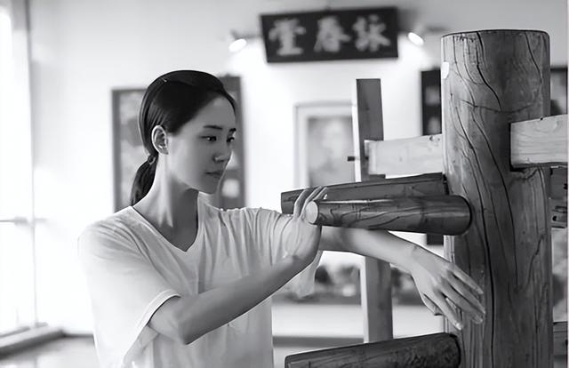 王智身材巅峰写真，成名之路颇为坎坷