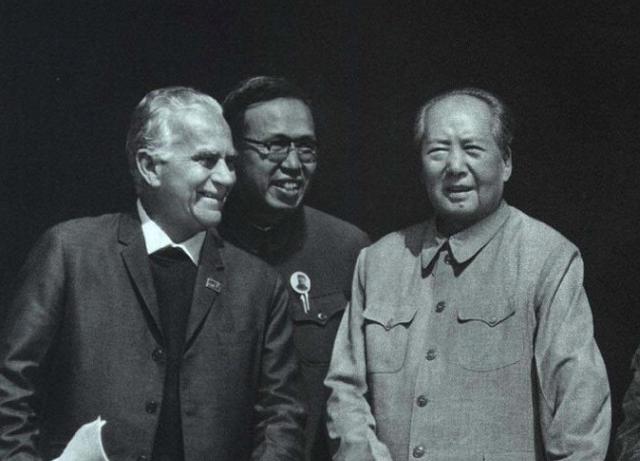 1971年美国总统尼克松访华的，美国总统尼克松第一次访华