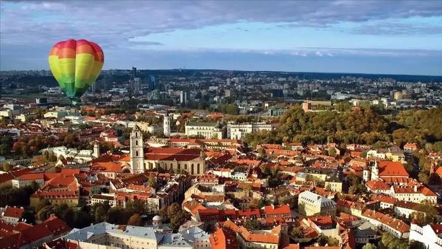 立陶宛事件什么时间，美航母在中国周边出事；布林肯灭灯