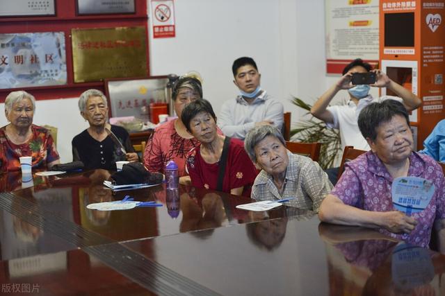 退休老人晚年怎么过，三位老人告诉你