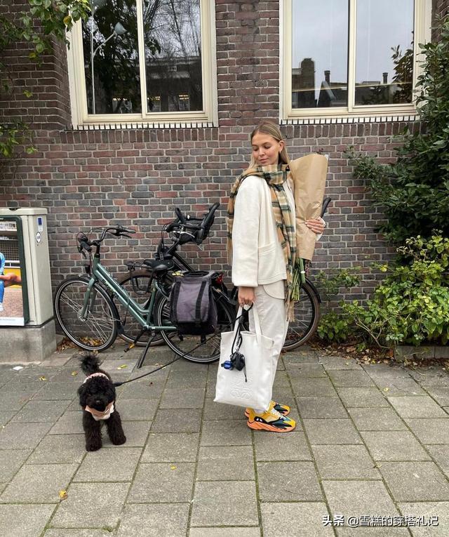 长裙配什么鞋子，配长裙穿什么鞋一年四季都可以（女人只需备齐这）