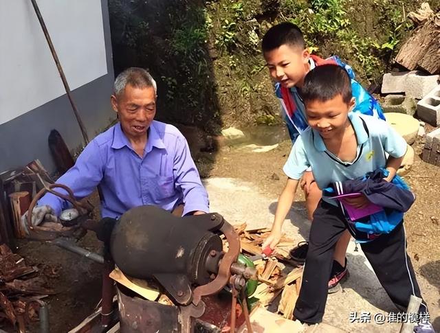 盐炒花生米的做法，盐炒五香花生米的做法