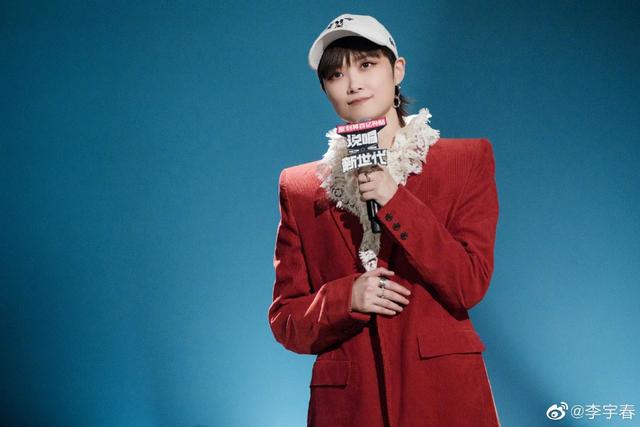 李宇春为什么坐轮椅受伤，38岁李宇春身患重病