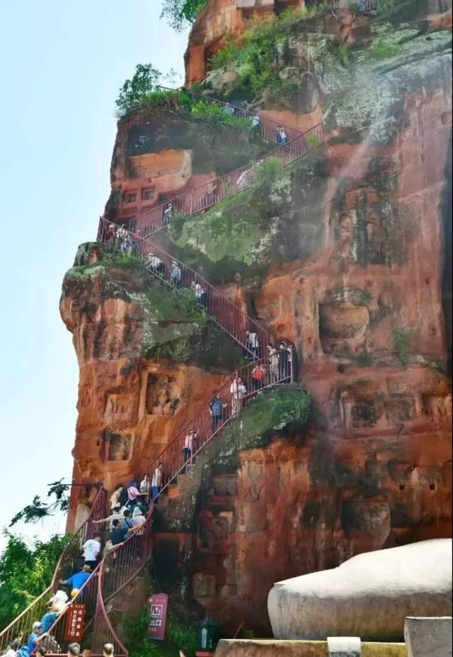 乐山大佛景区简介游记，乐山大佛游记