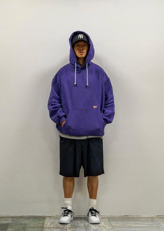 潮人的秋季造型，冬天配短裤上衣的多种穿搭