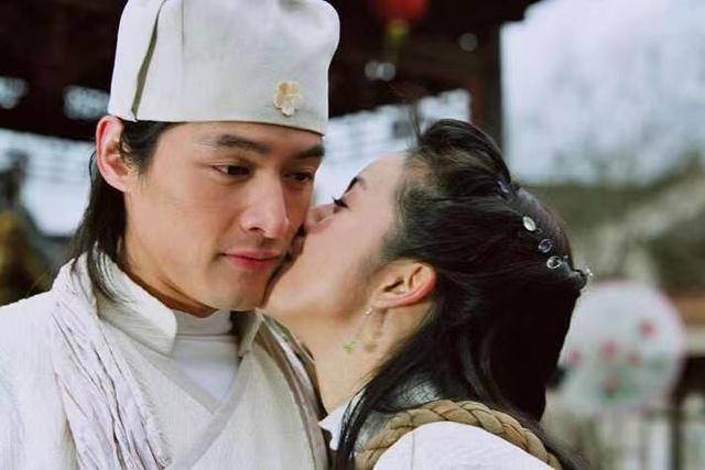 胡歌林依晨为什么没在一起，胡歌林依晨网友心中永远的遗憾