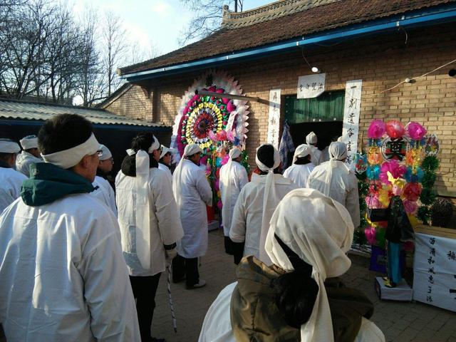 亲人亡故后守丧的讲究，丧事习俗家有亲人去世