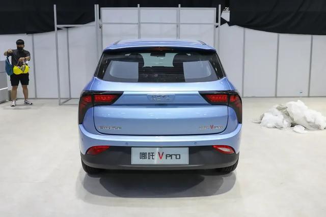 哪吒新能源汽车，哪吒v新能源汽车官网